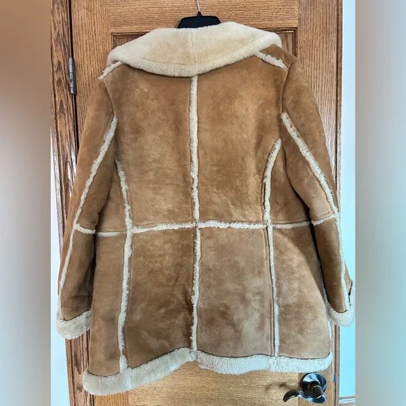 Men's Shearling Sheepskin Coat. Vintage Marlboro Man. Tan/Cream. Size XL - Picture 2 of 16